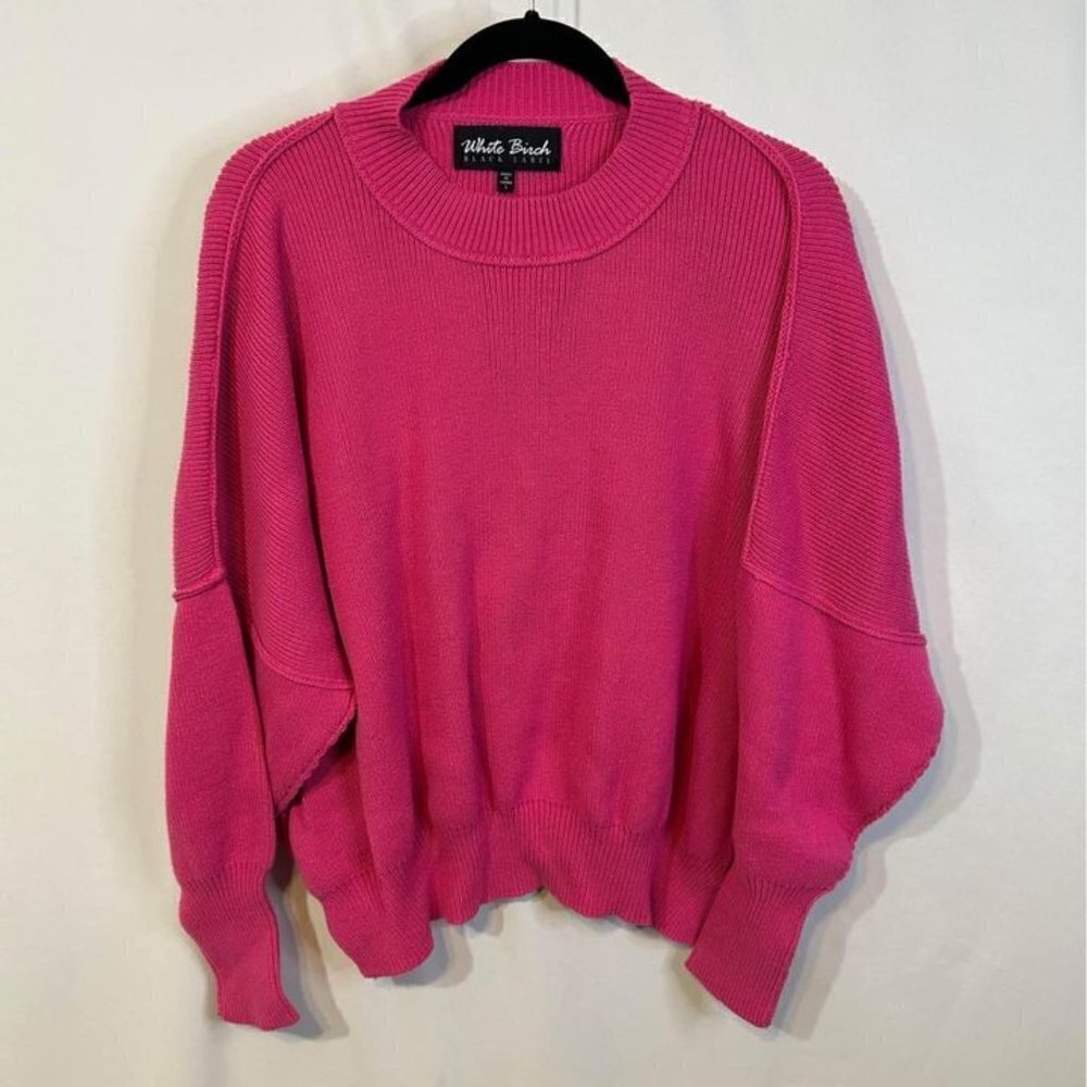 Woman’s WHITE BIRCH (black label) pink crew neck sweater. Size Small.